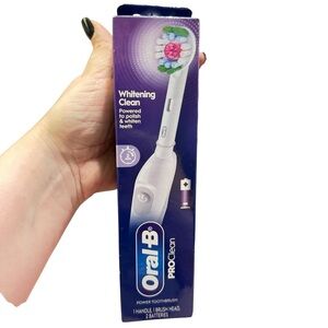 Oral-B ProClean Battery Toothbrush Whitening Clean NIB 1 Handle 1 Head 2 Batteri